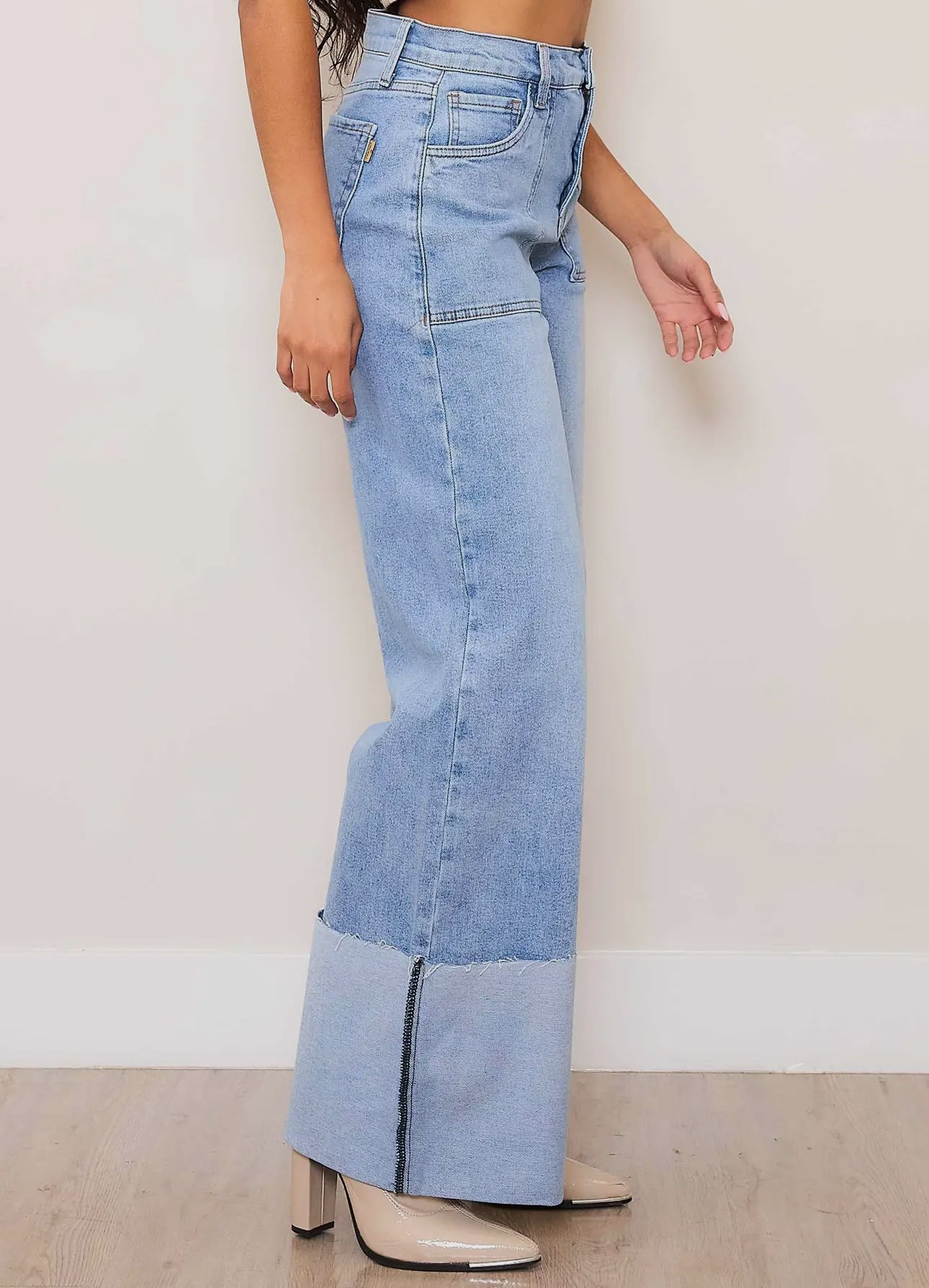 Light Wide Cuffed Jeans