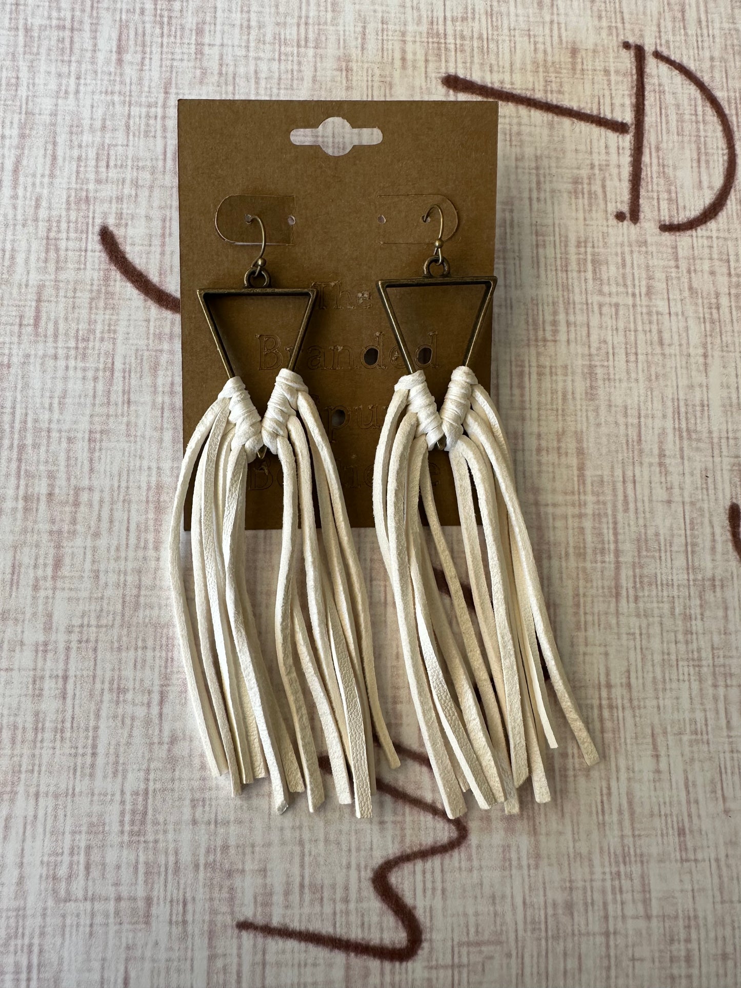 White leather fringe earrings (triangle)