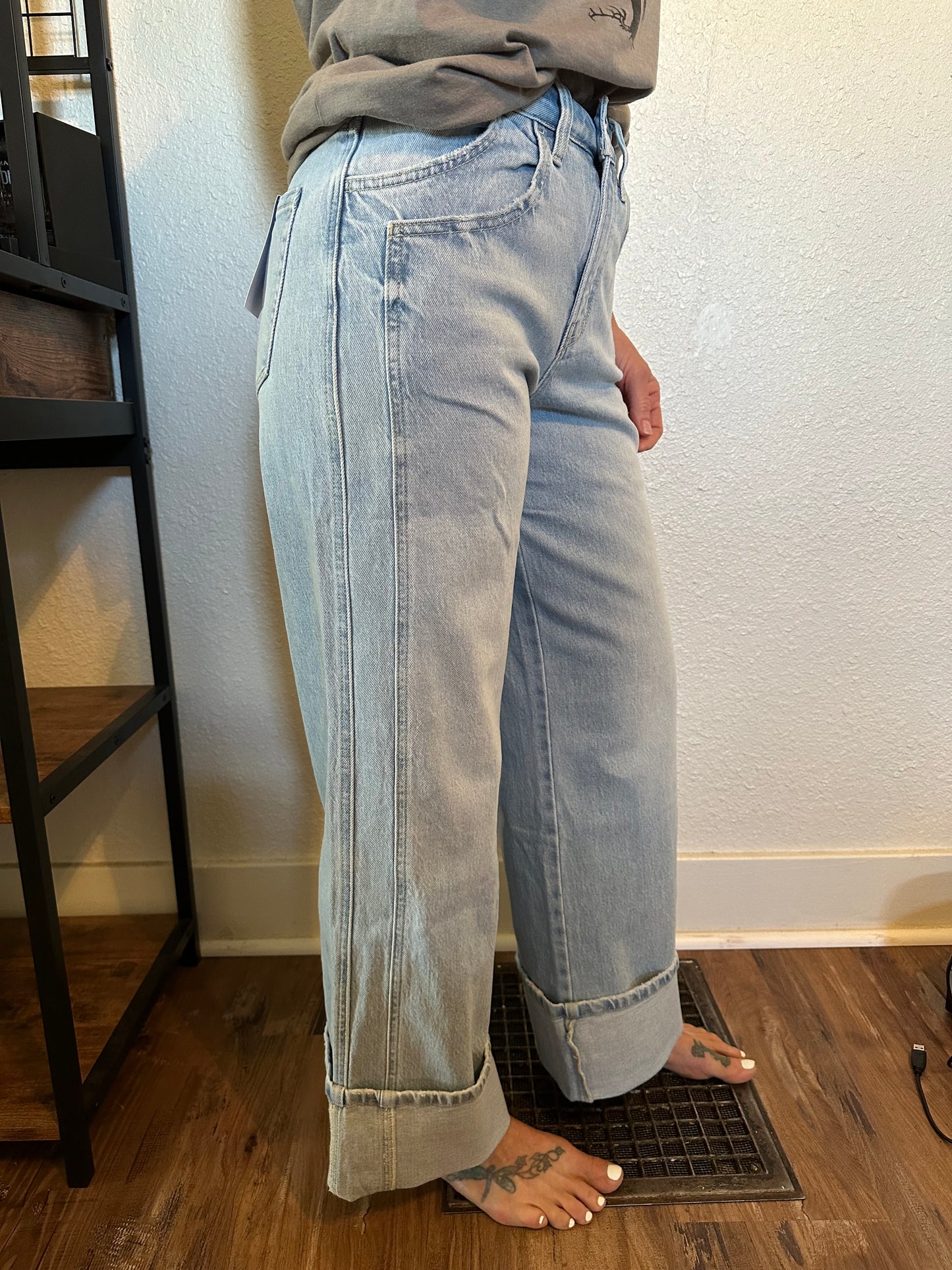 Double Seam Cuffed Jeans (Light)