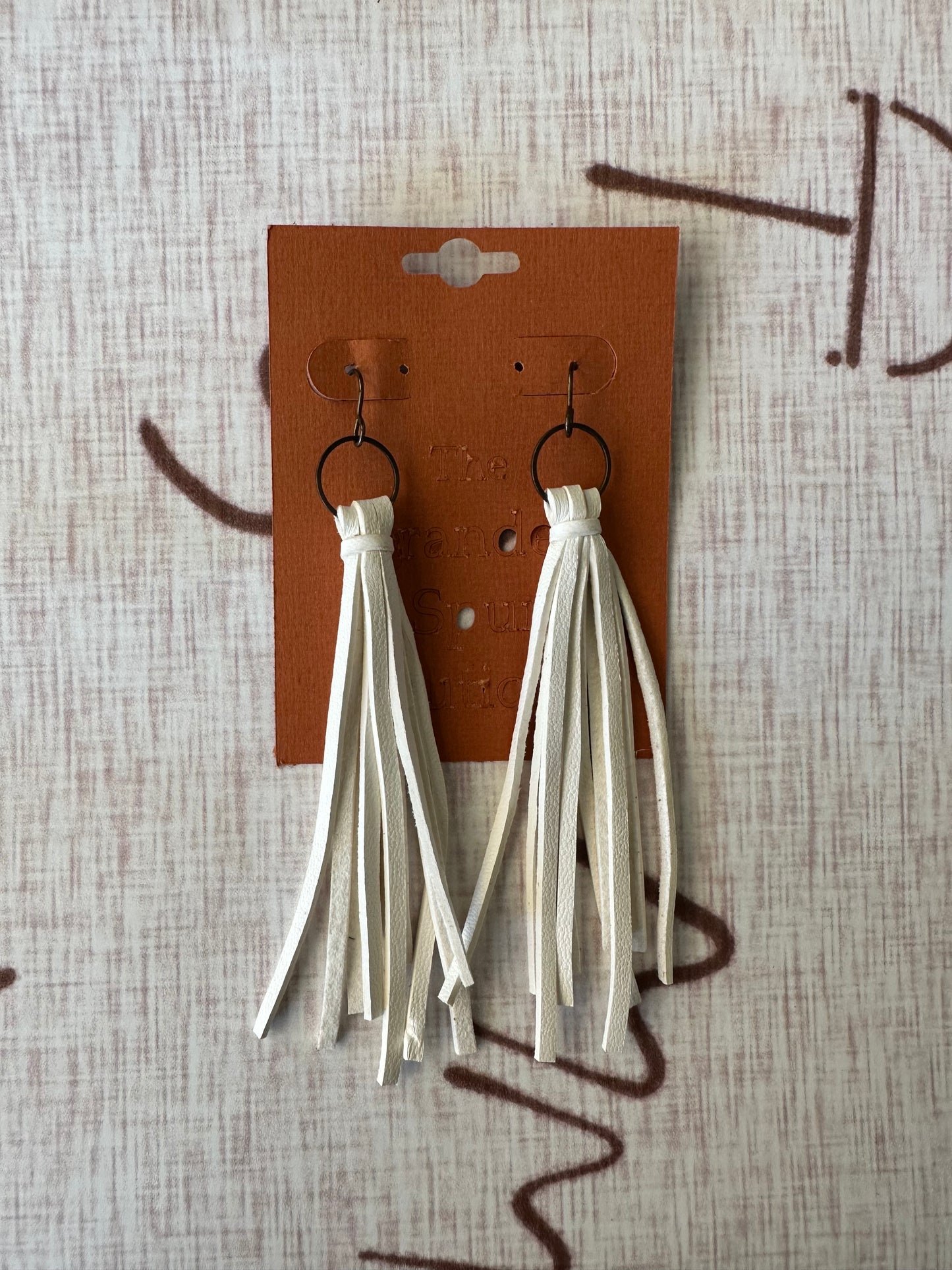 White leather fringe earrings (small circle)