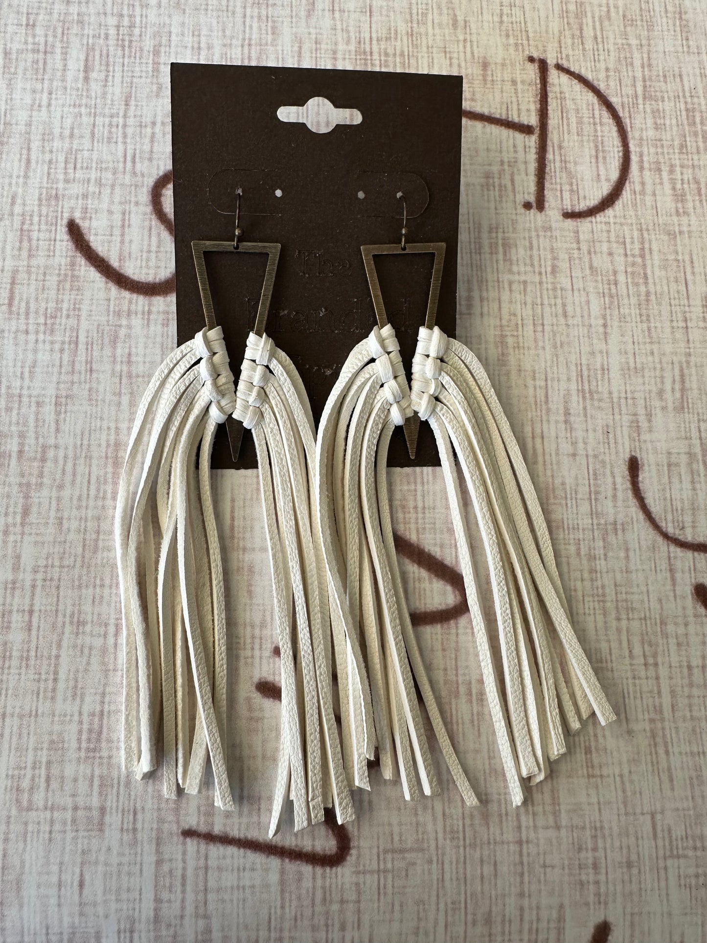 White leather fringe earrings (triangle)